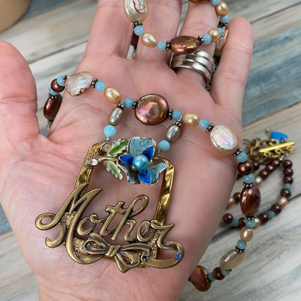 👑Adorned Crown Artisan Assemblage enamel flower beaded pearl mother necklace - Picture 7 of 10